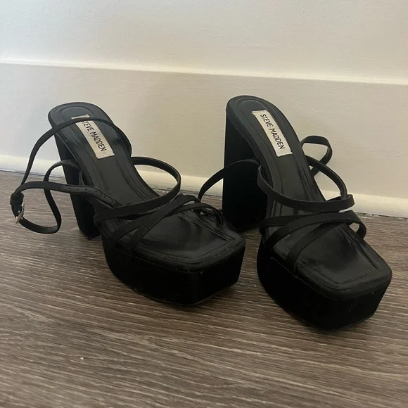 Steve Madden Black Platform Heels - Picture 2 of 3